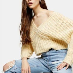 🎀 TOPSHOP 🎀 OFF SHOULDER V-NECK KNIT CROP SWEATER